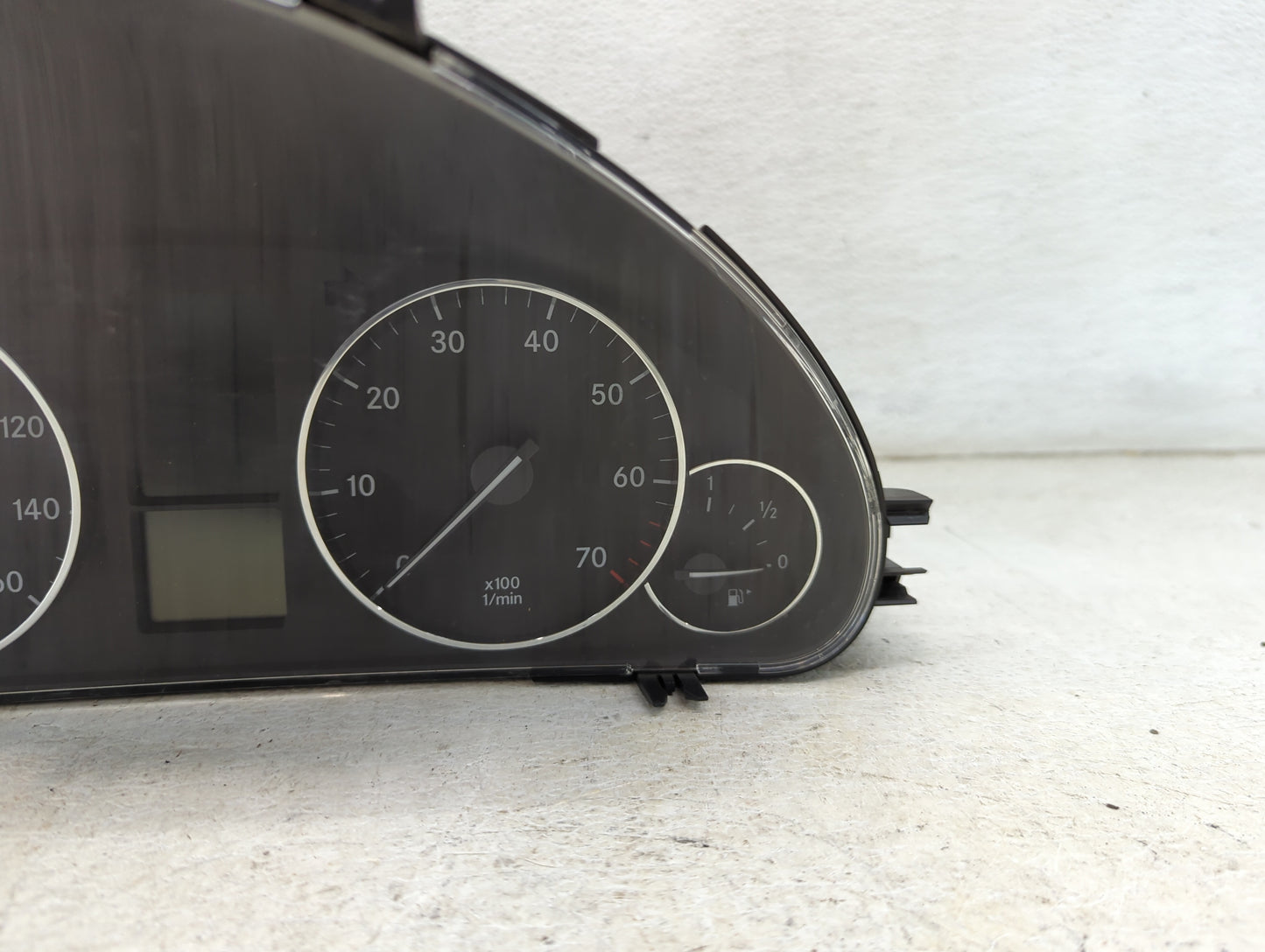 2005-2006 Mercedes-Benz C230 Instrument Cluster Speedometer Gauges P/N:A2035409347 Miles: Fits Fits 2005 2006 OEM Used Auto 