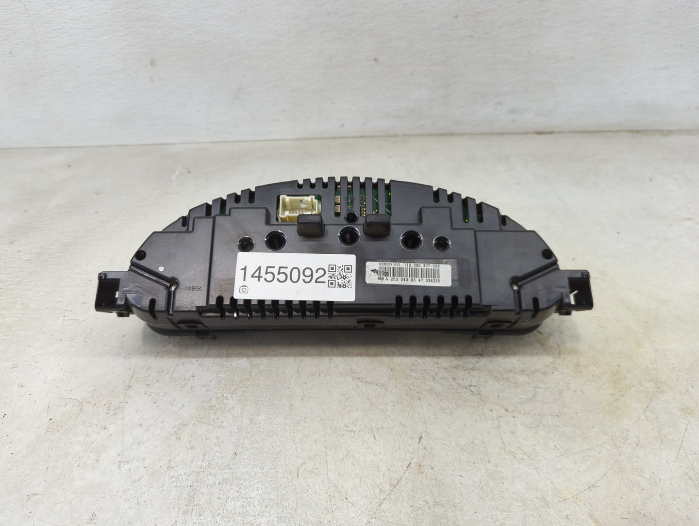 2005-2006 Mercedes-Benz C230 Instrument Cluster Speedometer Gauges P/N:A2035409347 Miles: Fits Fits 2005 2006 OEM Used Auto 