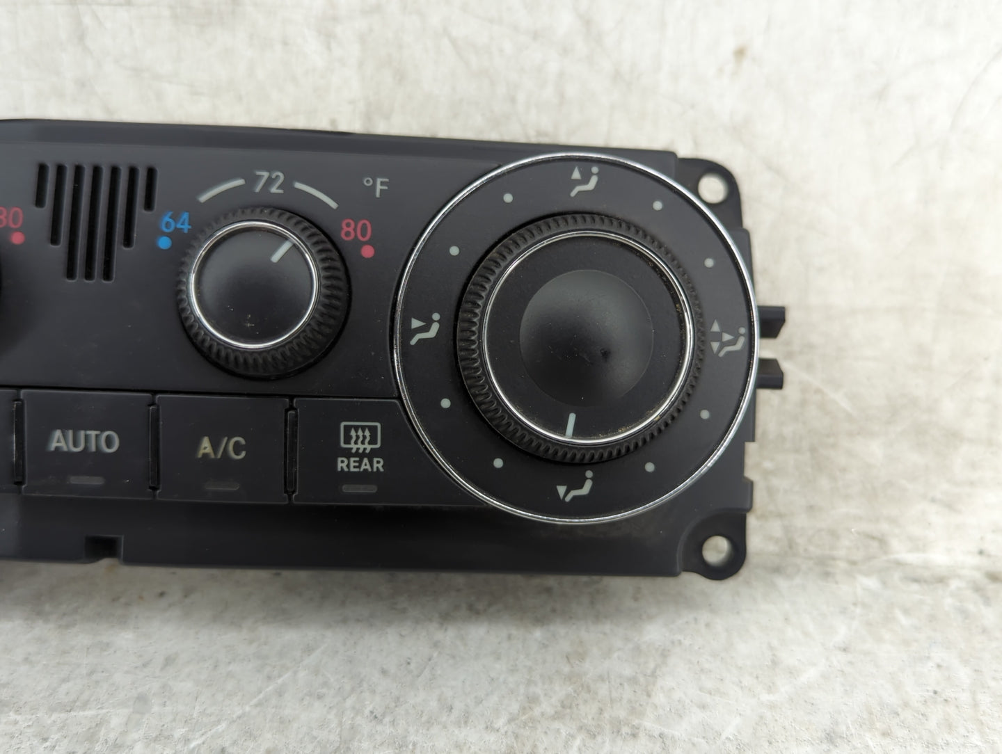 2006-2007 Mercedes-Benz C230 Climate Control Module Temperature AC/Heater Replacement Fits Fits 2006 2007 OEM Used Auto Part