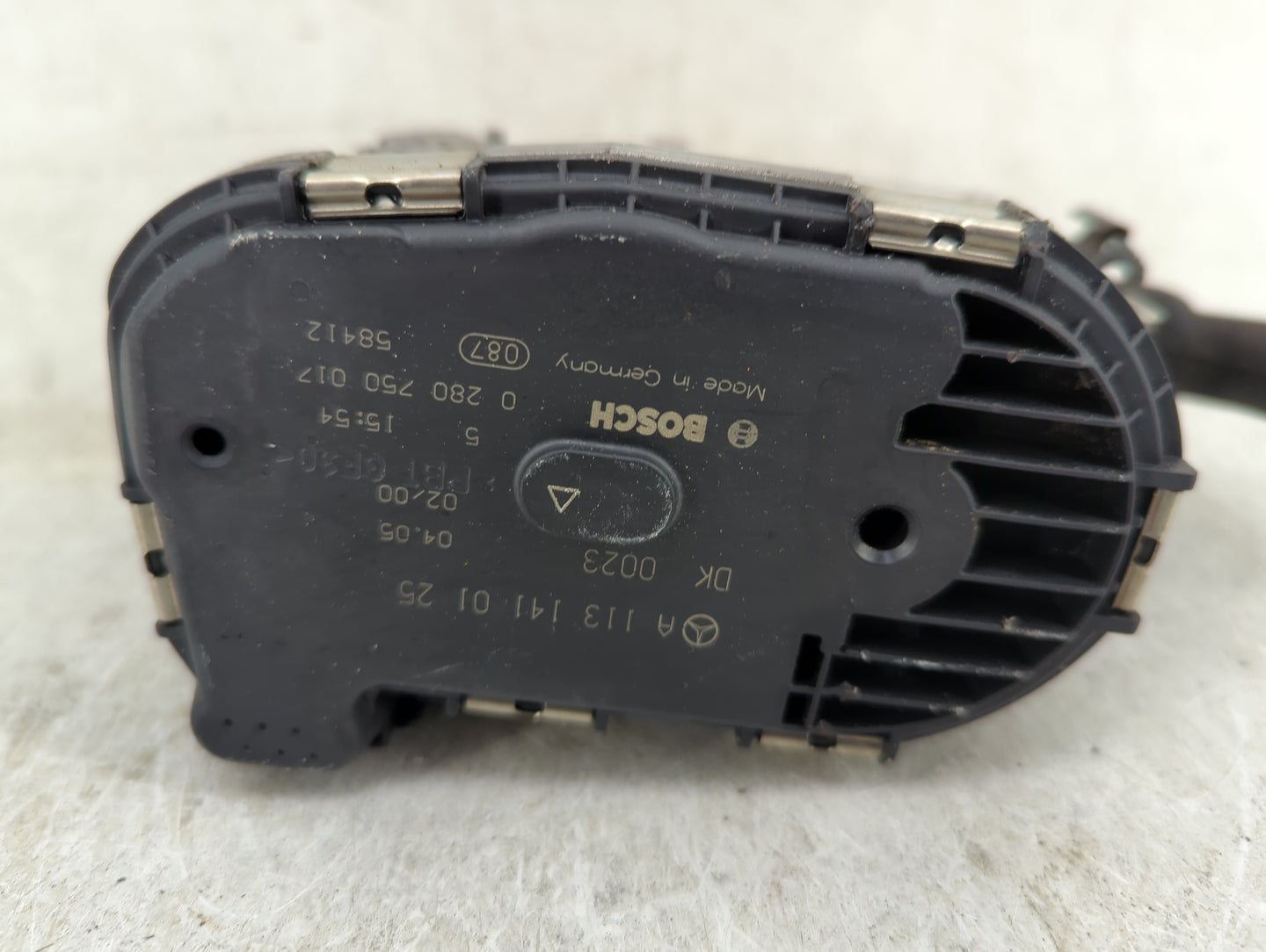 2006-2009 Mercedes-Benz Clk350 Throttle Body P/N:0 280 750 017 A 113 141 10 25 Fits OEM Used Auto Parts - Oemusedautoparts1.