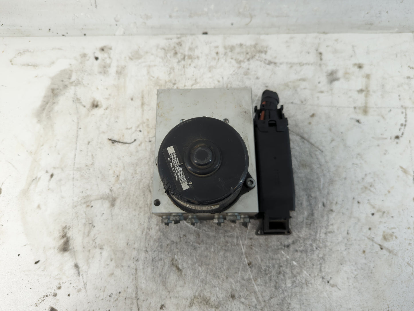 2006 Mercedes-Benz Clk500 ABS Pump Control Module Replacement P/N:A 006 431 04 12 Fits Fits 2007 2008 2009 OEM Used Auto Par