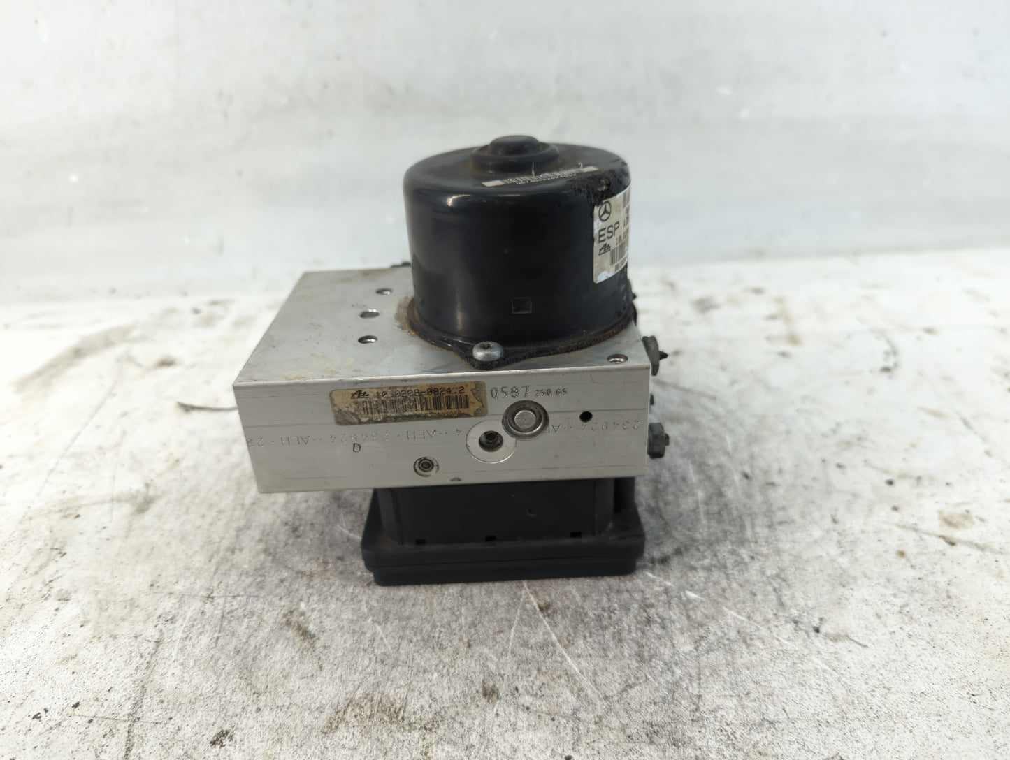 2006 Mercedes-Benz Clk500 ABS Pump Control Module Replacement P/N:A 006 431 04 12 Fits Fits 2007 2008 2009 OEM Used Auto Par