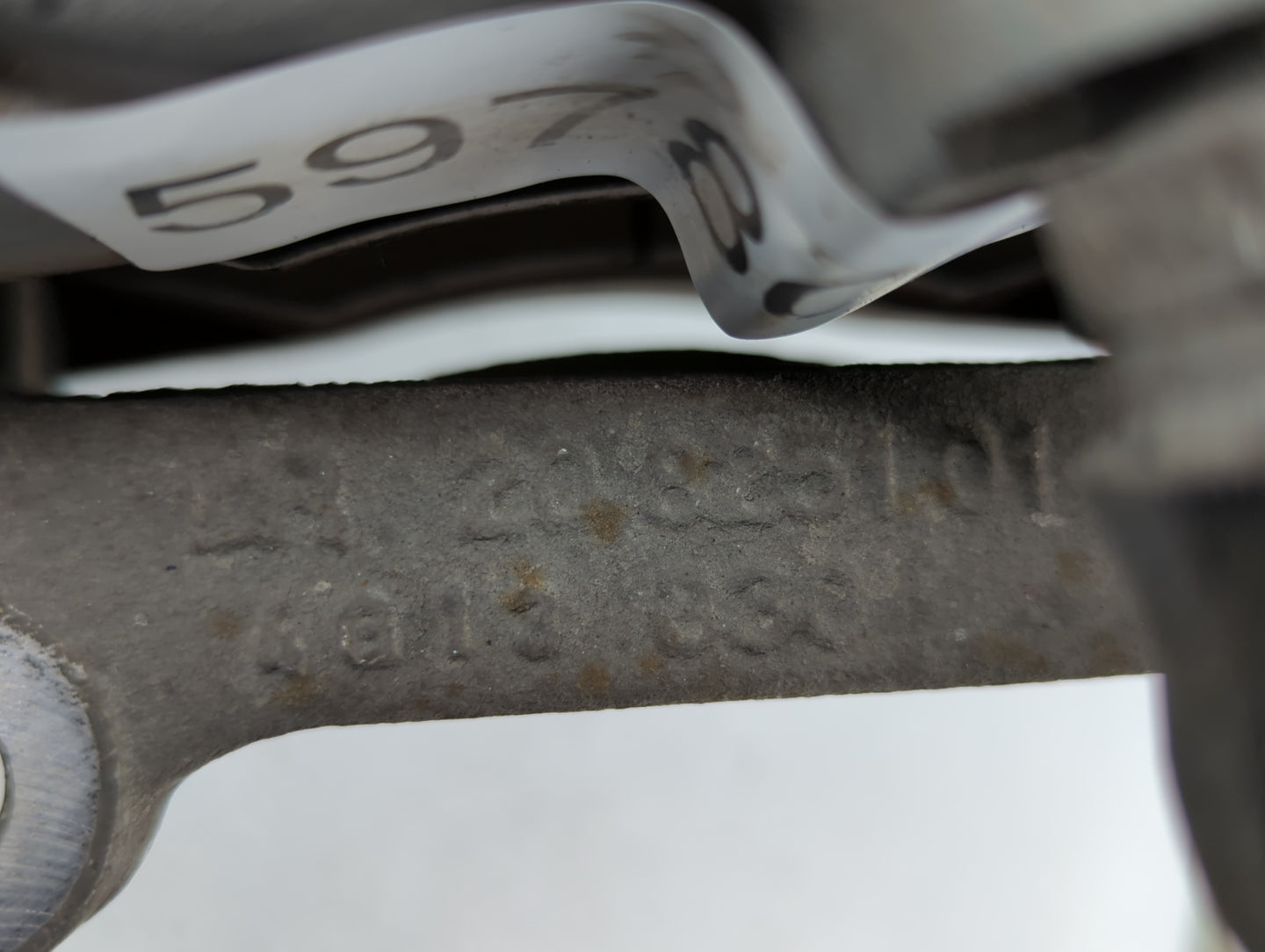 Mercedes-benz Cls350 Front Driver Left Brake Caliper - Oemusedautoparts1.com