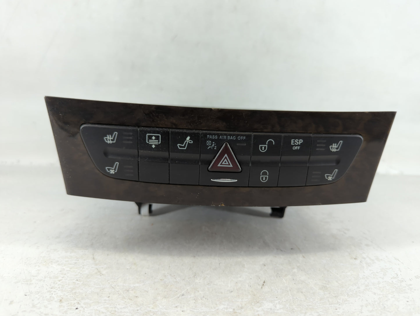 2006-2006 Mercedes-benz Cls500 Am Fm Cd Player Radio Receiver - Oemusedautoparts1.com