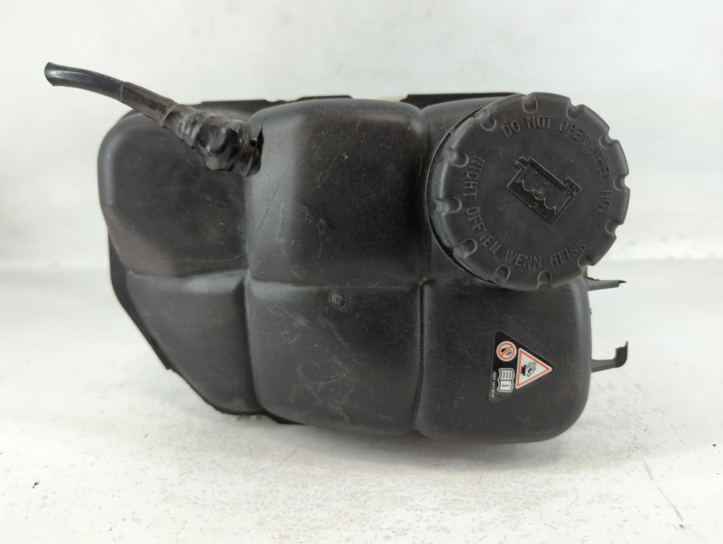 2006 Mercedes-benz Cls500 Windshield Washer Fluid Reservoir Bottle Oem - Oemusedautoparts1.com