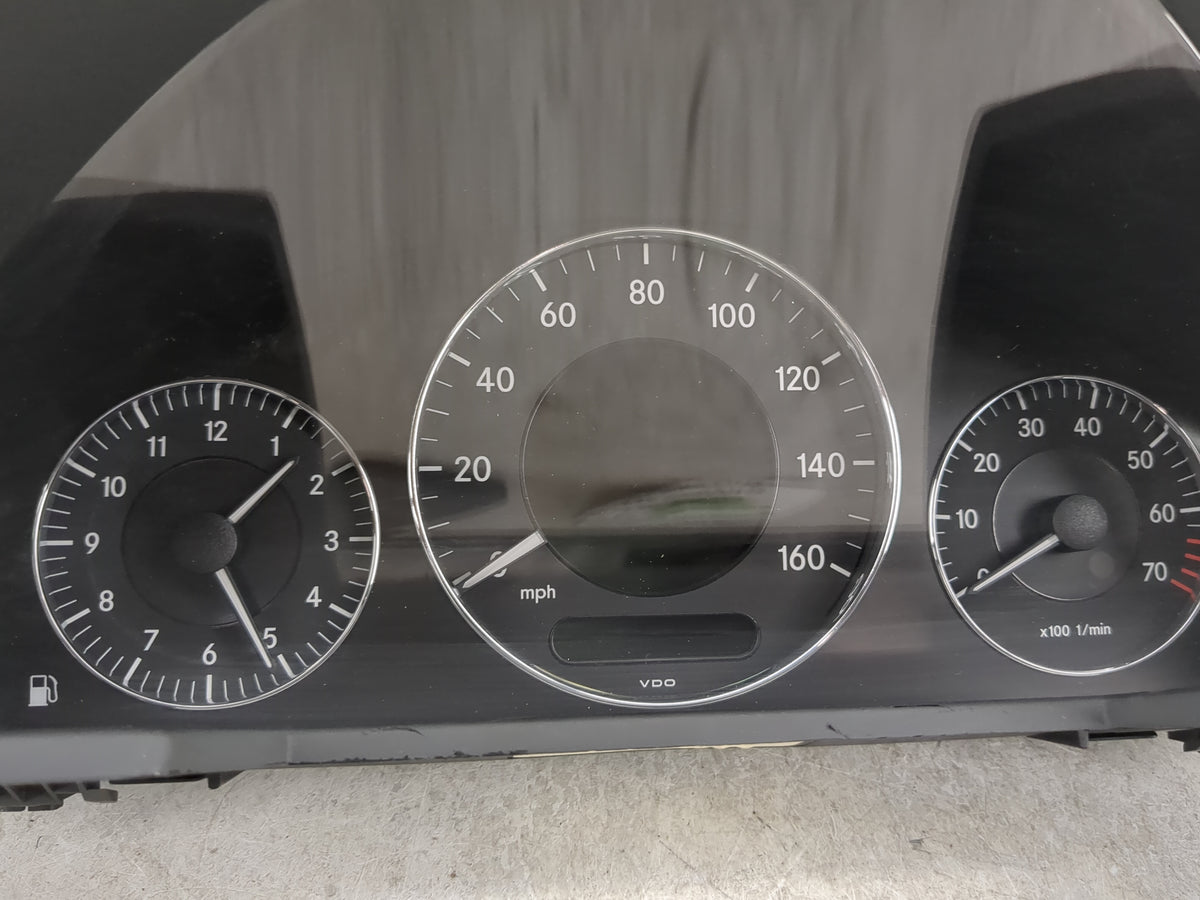 2006 Mercedes-Benz E-Class Instrument Cluster Speedometer Gauges P/N:A2115407547 88-311391, 110.080.284/029 Miles:101K Fits 