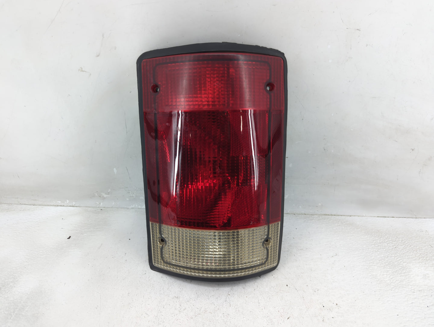 2006 Mercedes-Benz E250 Tail Light Assembly Passenger Right OEM Fits Fits 2005 2007 2008 2009 2010 2011 2012 2013 2014 OEM U