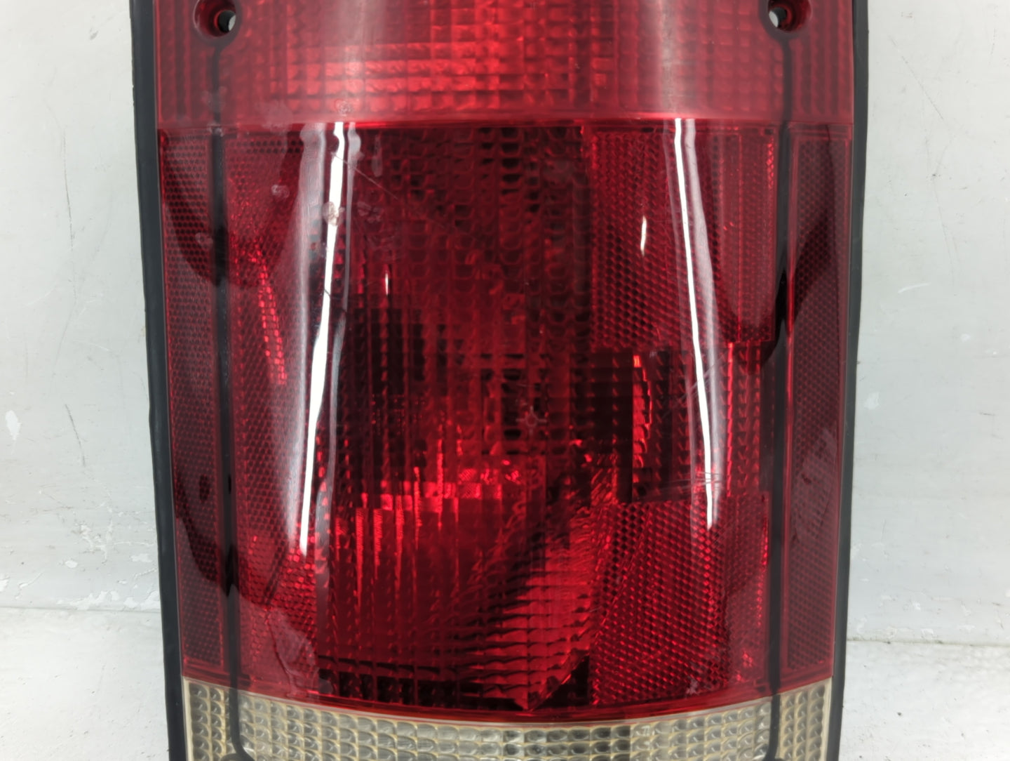 2006 Mercedes-Benz E250 Tail Light Assembly Passenger Right OEM Fits Fits 2005 2007 2008 2009 2010 2011 2012 2013 2014 OEM U