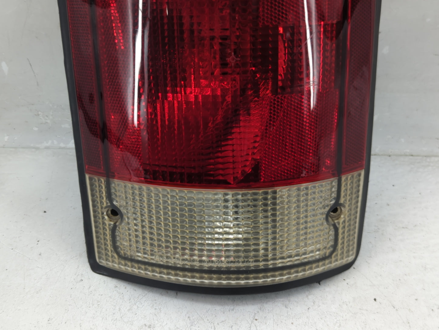 2006 Mercedes-Benz E250 Tail Light Assembly Passenger Right OEM Fits Fits 2005 2007 2008 2009 2010 2011 2012 2013 2014 OEM U