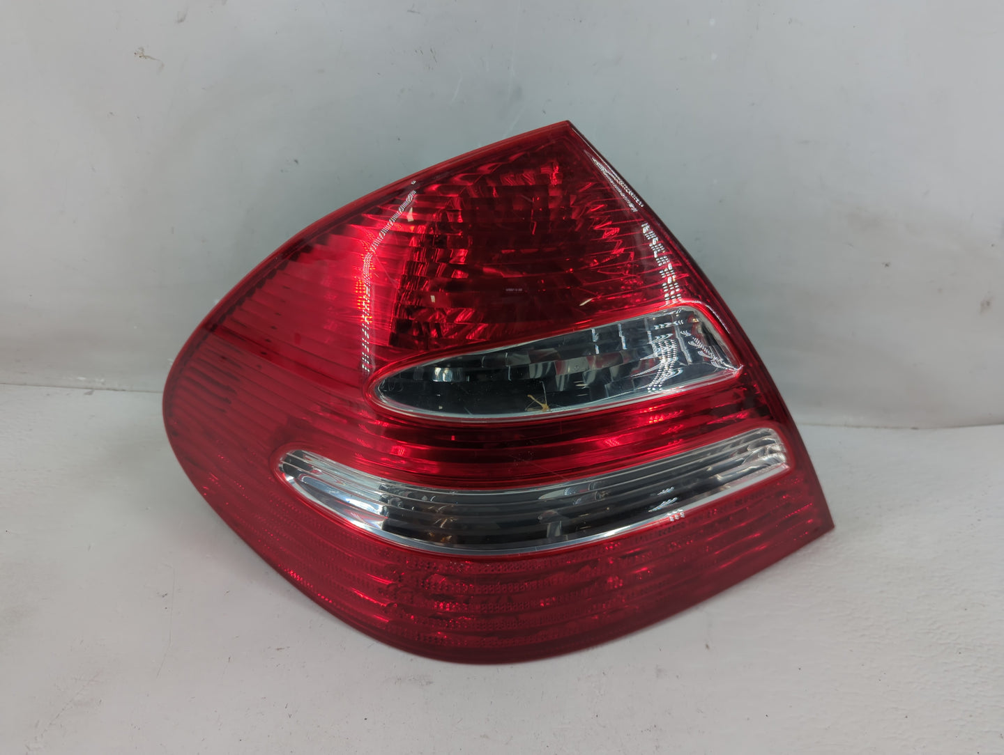 2006 Mercedes-Benz E350 Tail Light Assembly Driver Left OEM P/N:A21182003G4 Fits OEM Used Auto Parts - Oemusedautoparts1.com
