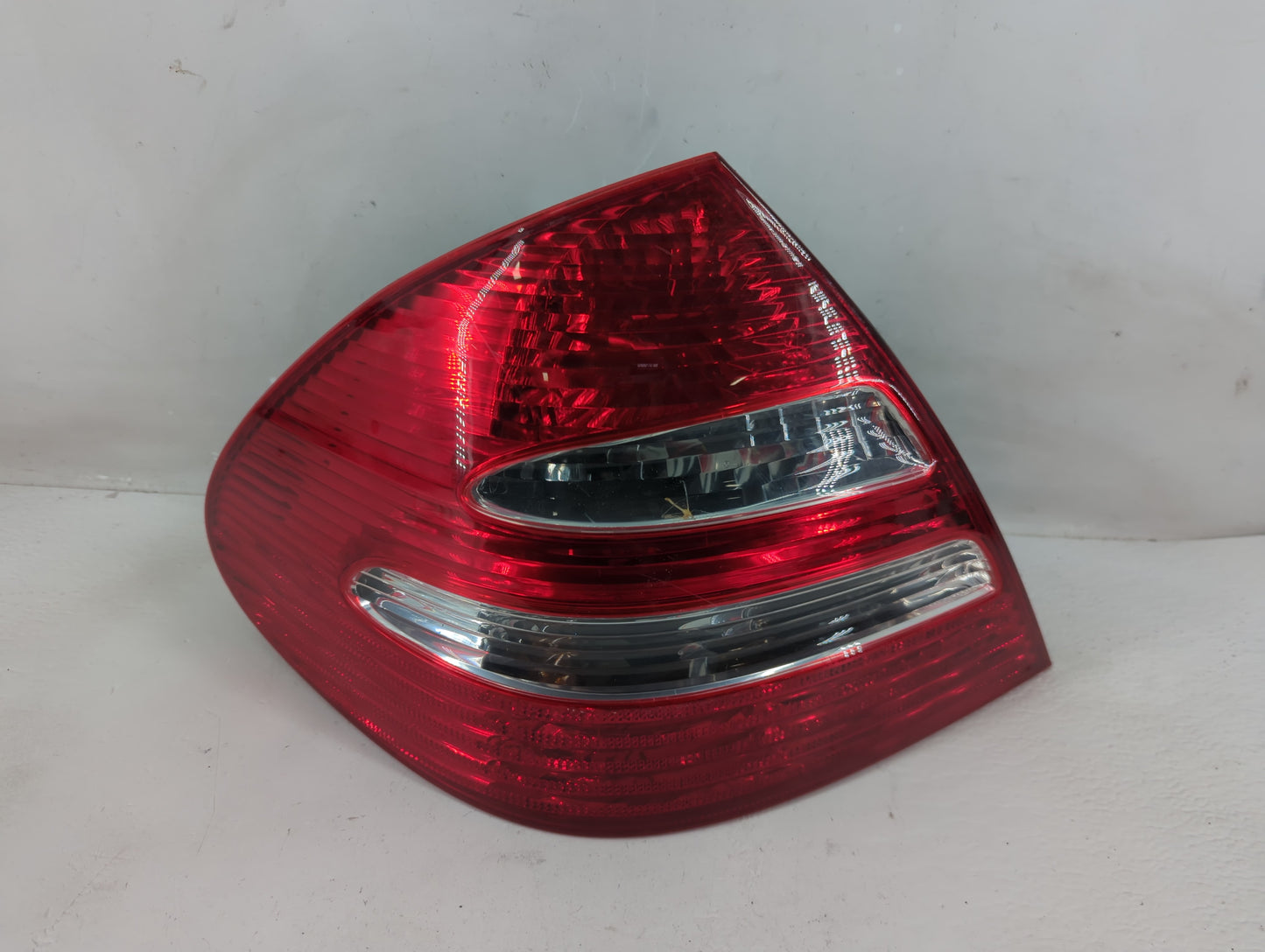 2006 Mercedes-Benz E350 Tail Light Assembly Driver Left OEM P/N:A21182003G4 Fits OEM Used Auto Parts - Oemusedautoparts1.com