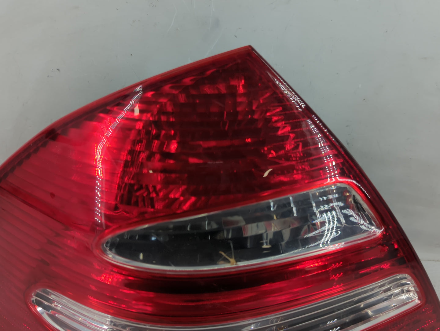 2006 Mercedes-Benz E350 Tail Light Assembly Driver Left OEM P/N:A21182003G4 Fits OEM Used Auto Parts - Oemusedautoparts1.com