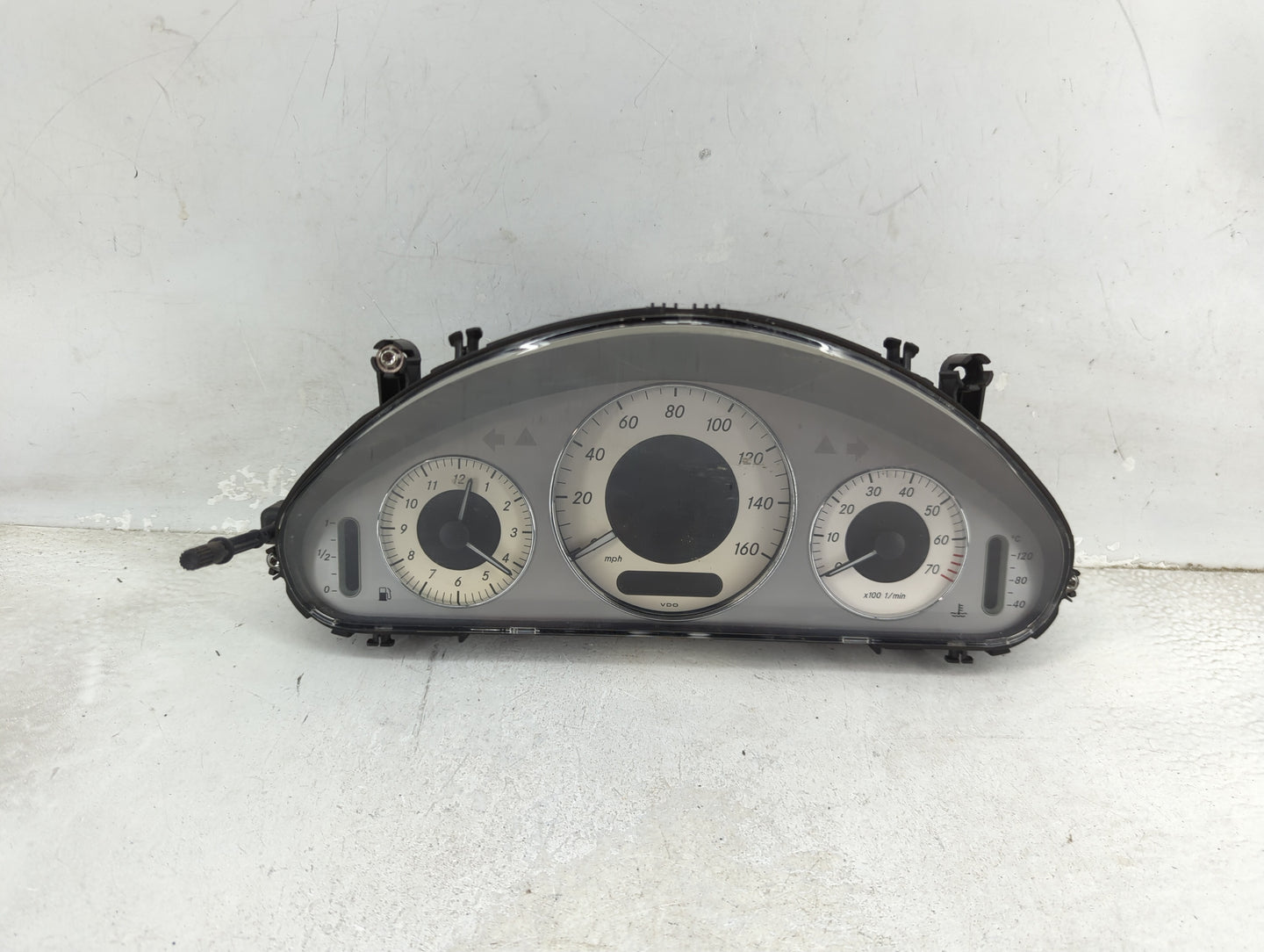 2006 Mercedes-Benz E350 Instrument Cluster Speedometer Gauges P/N:A 211 540 76 47 Miles: Fits OEM Used Auto Parts - Oemuseda