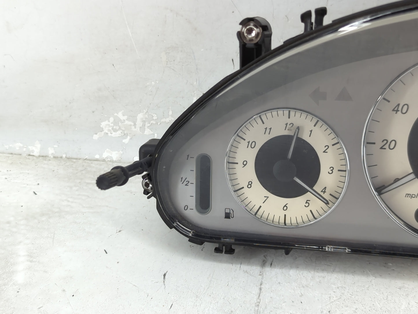 2006 Mercedes-Benz E350 Instrument Cluster Speedometer Gauges P/N:A 211 540 76 47 Miles: Fits OEM Used Auto Parts - Oemuseda