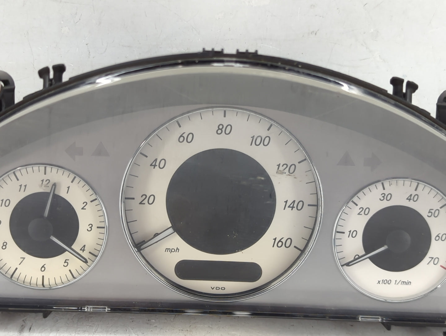 2006 Mercedes-Benz E350 Instrument Cluster Speedometer Gauges P/N:A 211 540 76 47 Miles: Fits OEM Used Auto Parts - Oemuseda