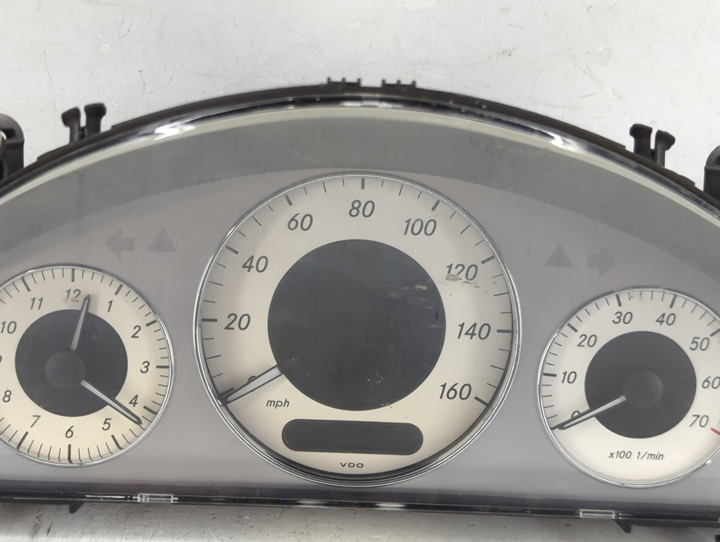 2006 Mercedes-Benz E350 Instrument Cluster Speedometer Gauges P/N:A 211 540 76 47 Miles: Fits OEM Used Auto Parts - Oemuseda