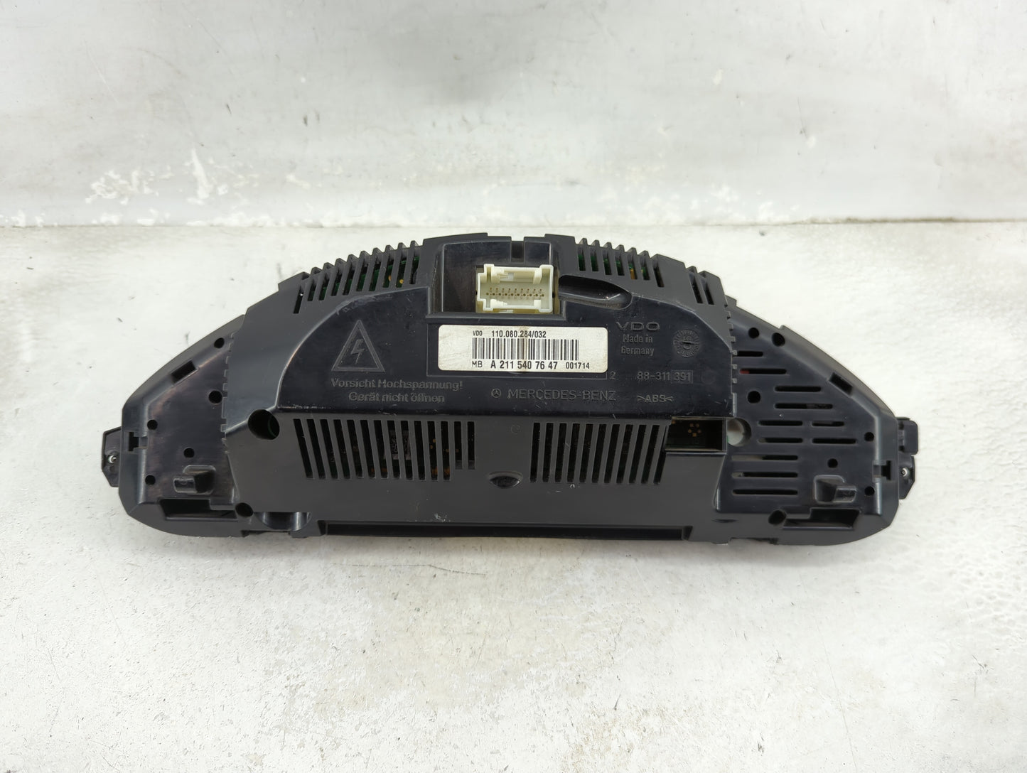 2006 Mercedes-Benz E350 Instrument Cluster Speedometer Gauges P/N:A 211 540 76 47 Miles: Fits OEM Used Auto Parts - Oemuseda
