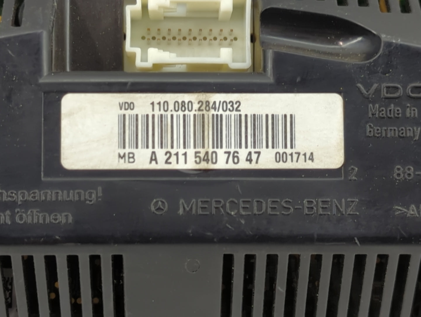2006 Mercedes-Benz E350 Instrument Cluster Speedometer Gauges P/N:A 211 540 76 47 Miles: Fits OEM Used Auto Parts - Oemuseda