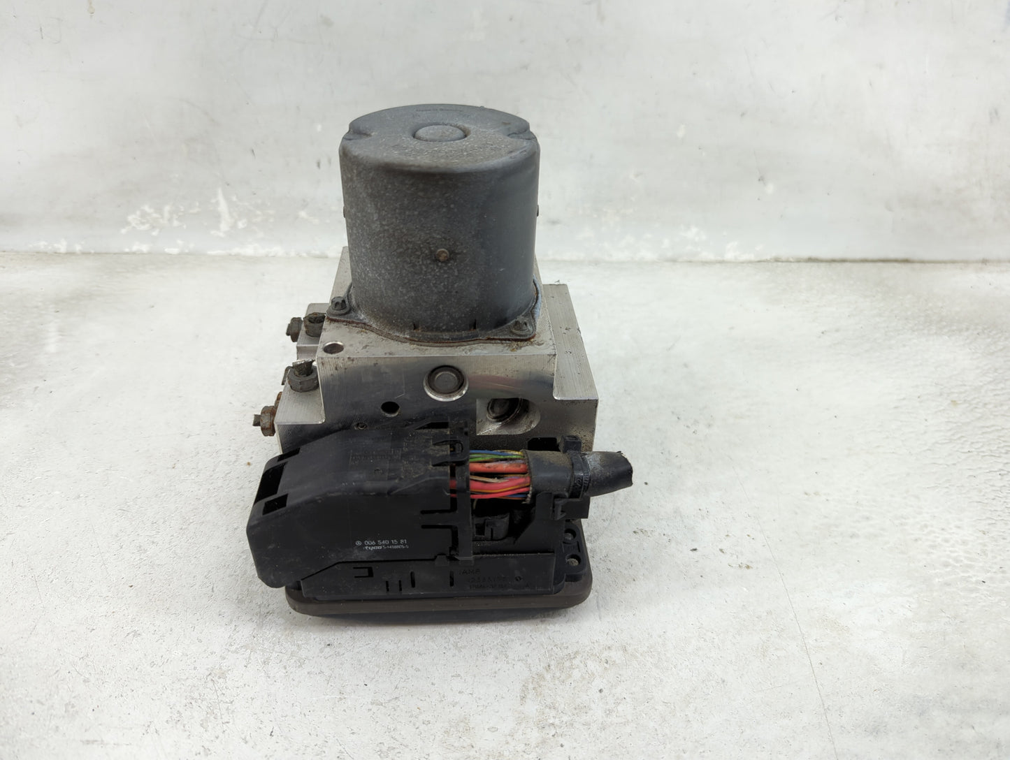2008-2009 Mercedes-Benz E350 ABS Pump Control Module Replacement P/N:A211 431 19 12 Fits Fits 2008 2009 OEM Used Auto Parts 