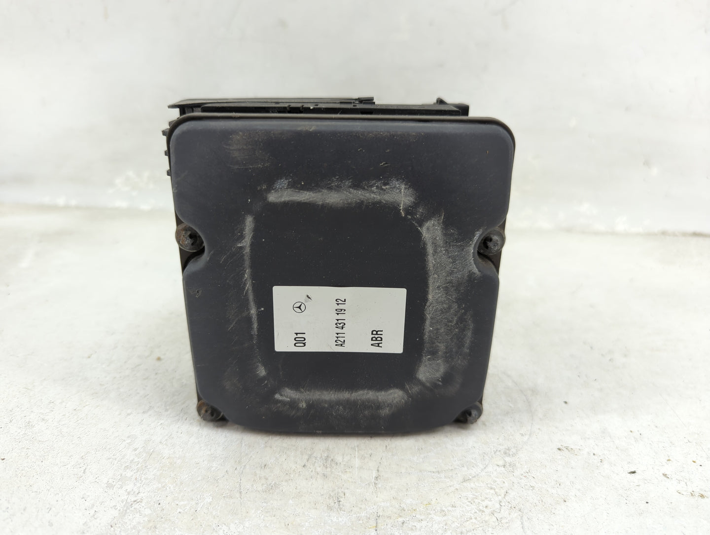 2008-2009 Mercedes-Benz E350 ABS Pump Control Module Replacement P/N:A211 431 19 12 Fits Fits 2008 2009 OEM Used Auto Parts 