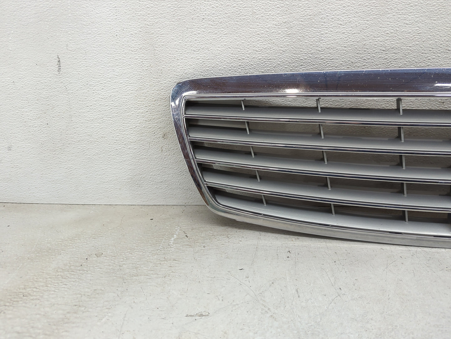 2006-2006 Mercedes-benz E350 Front Grille Bumper Not Included - Oemusedautoparts1.com