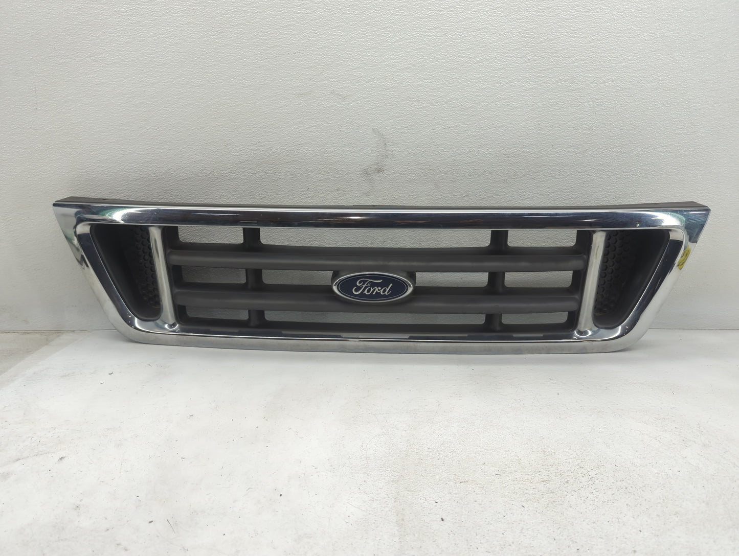 Mercedes-benz E350 Front Bumper Grille Cover - Oemusedautoparts1.com