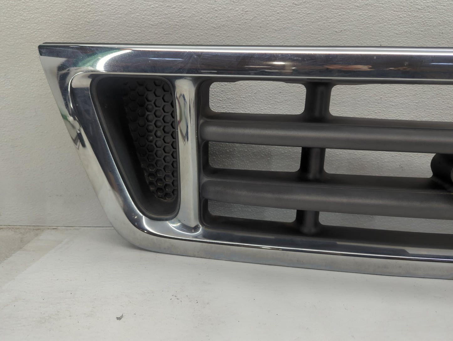 Mercedes-benz E350 Front Bumper Grille Cover - Oemusedautoparts1.com
