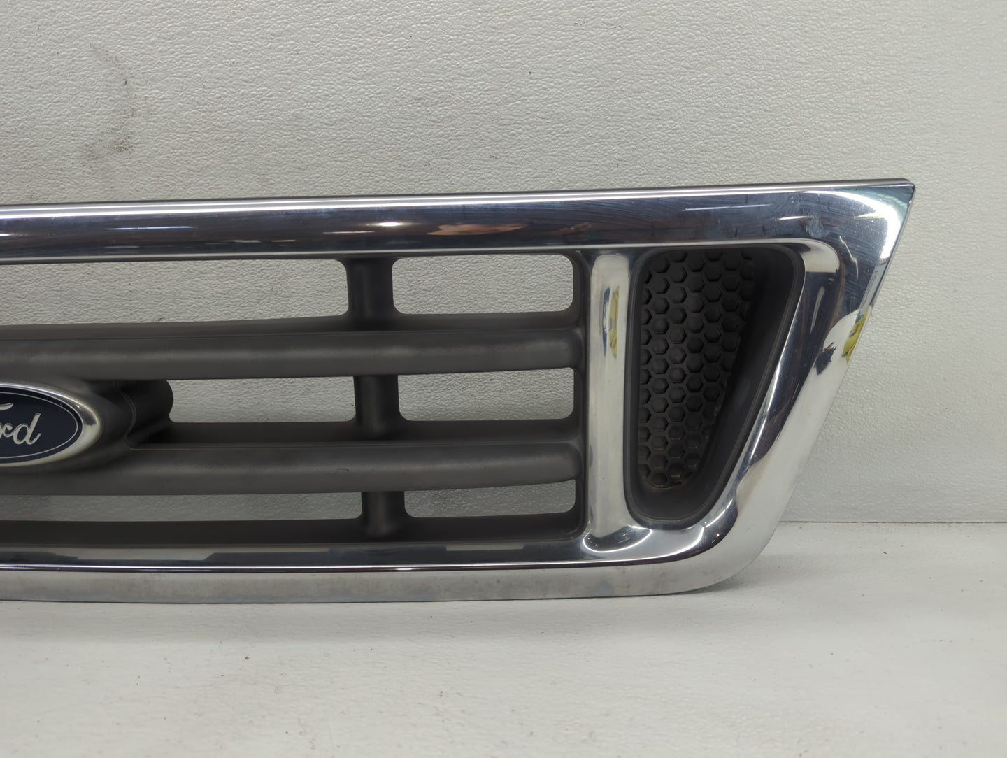 Mercedes-benz E350 Front Bumper Grille Cover - Oemusedautoparts1.com