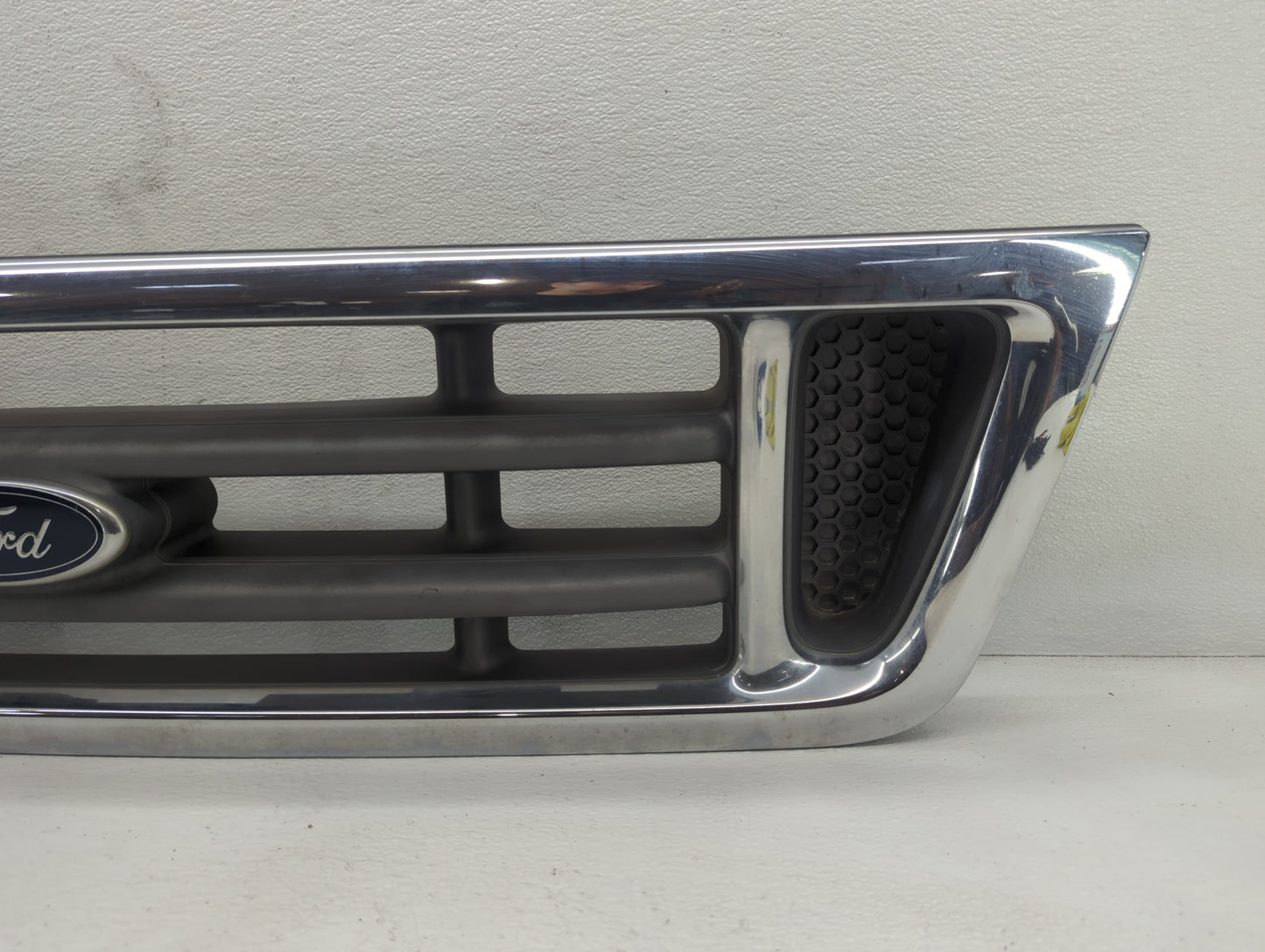 Mercedes-benz E350 Front Bumper Grille Cover - Oemusedautoparts1.com