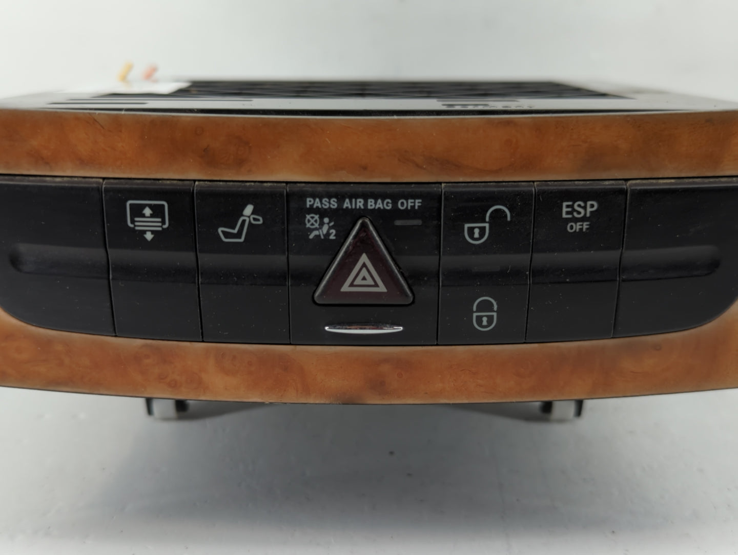 2006 Mercedes-Benz E350 Radio AM FM Cd Player Receiver Replacement P/N:A211 680 0552 Fits OEM Used Auto Parts - Oemusedautop