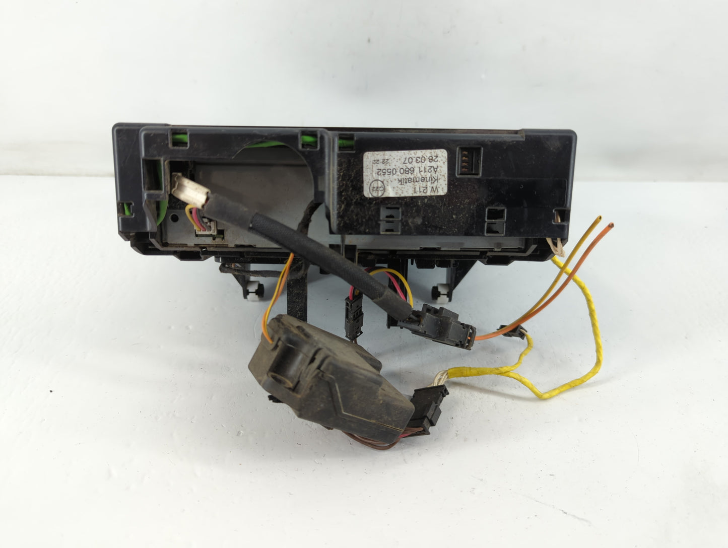 2006 Mercedes-Benz E350 Radio AM FM Cd Player Receiver Replacement P/N:A211 680 0552 Fits OEM Used Auto Parts - Oemusedautop