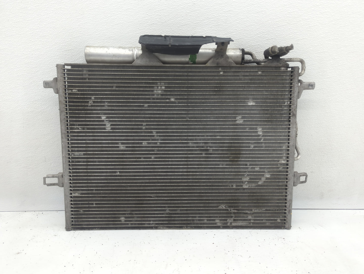 Mercedes-benz E500 Engine Cooling Radiator Condenser Black - Oemusedautoparts1.com