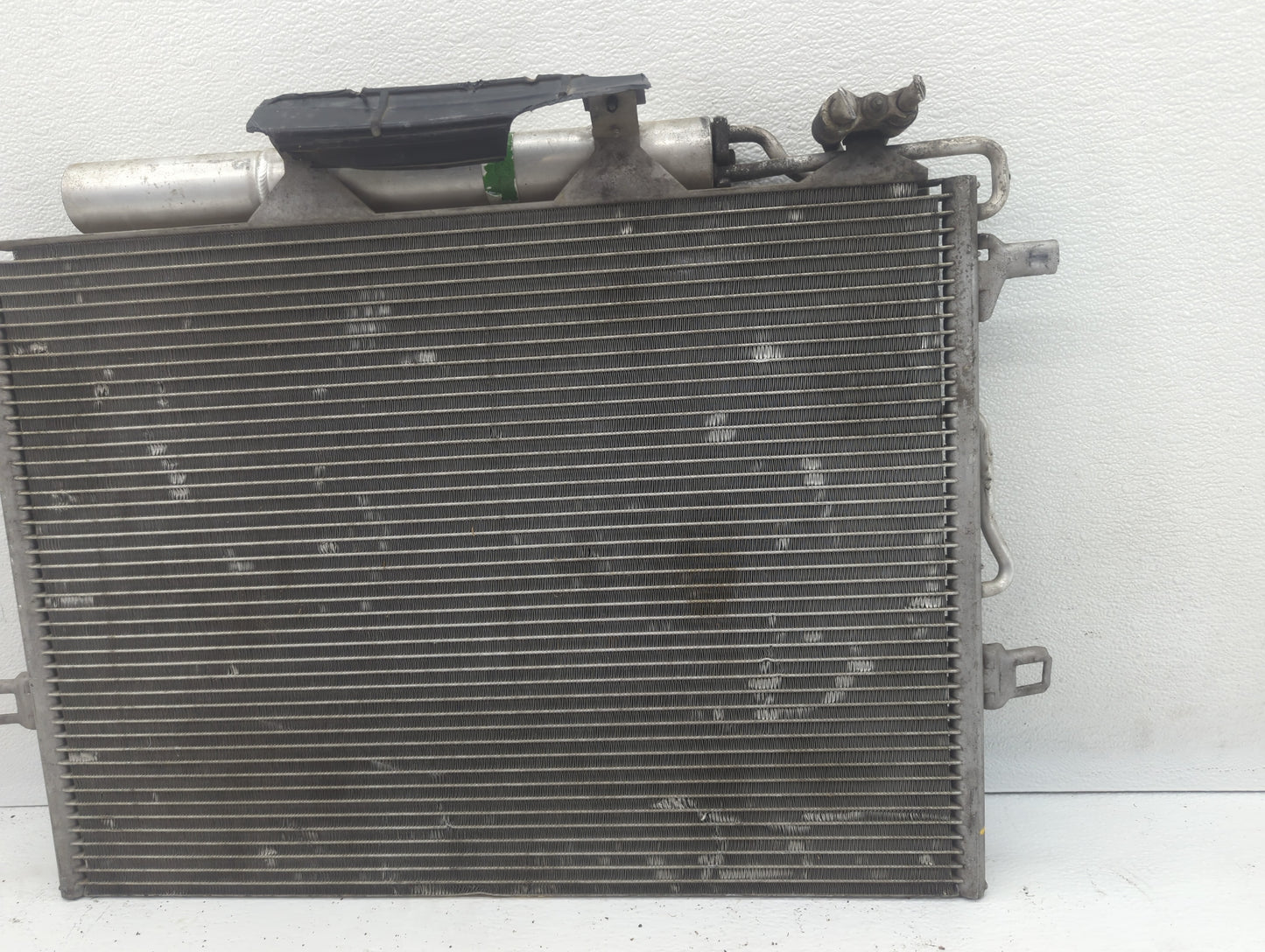 Mercedes-benz E500 Engine Cooling Radiator Condenser Black - Oemusedautoparts1.com
