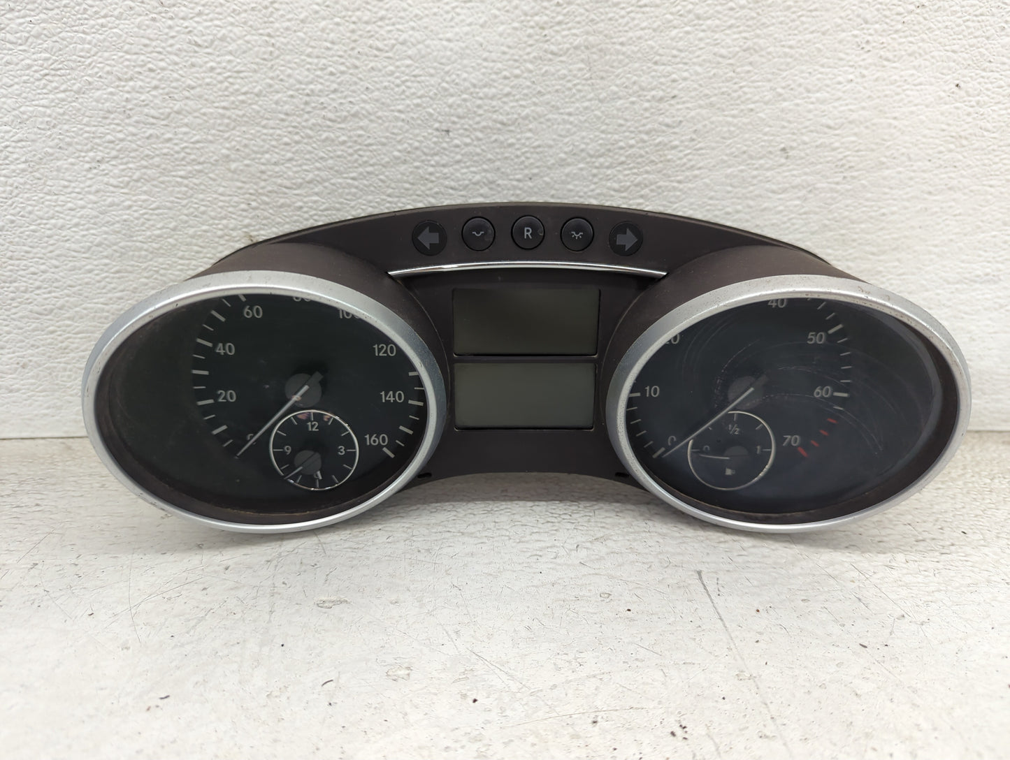 2006-2007 Mercedes-Benz Ml350 Instrument Cluster Speedometer Gauges P/N:A164 540 09 47 Miles: Fits Fits 2006 2007 OEM Used A