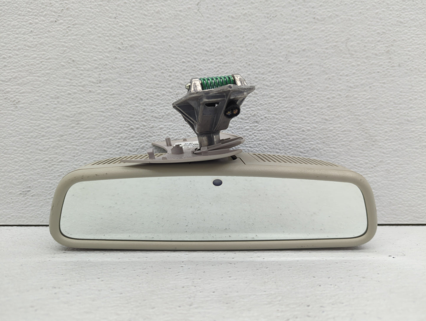 2006 Mercedes-Benz Ml450 Interior Rear View Mirror Replacement OEM P/N:E11025902 010696 Fits OEM Used Auto Parts - Oemusedau