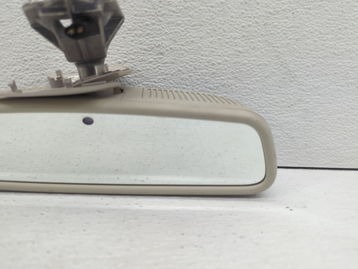 2006 Mercedes-Benz Ml450 Interior Rear View Mirror Replacement OEM P/N:E11025902 010696 Fits OEM Used Auto Parts - Oemusedau