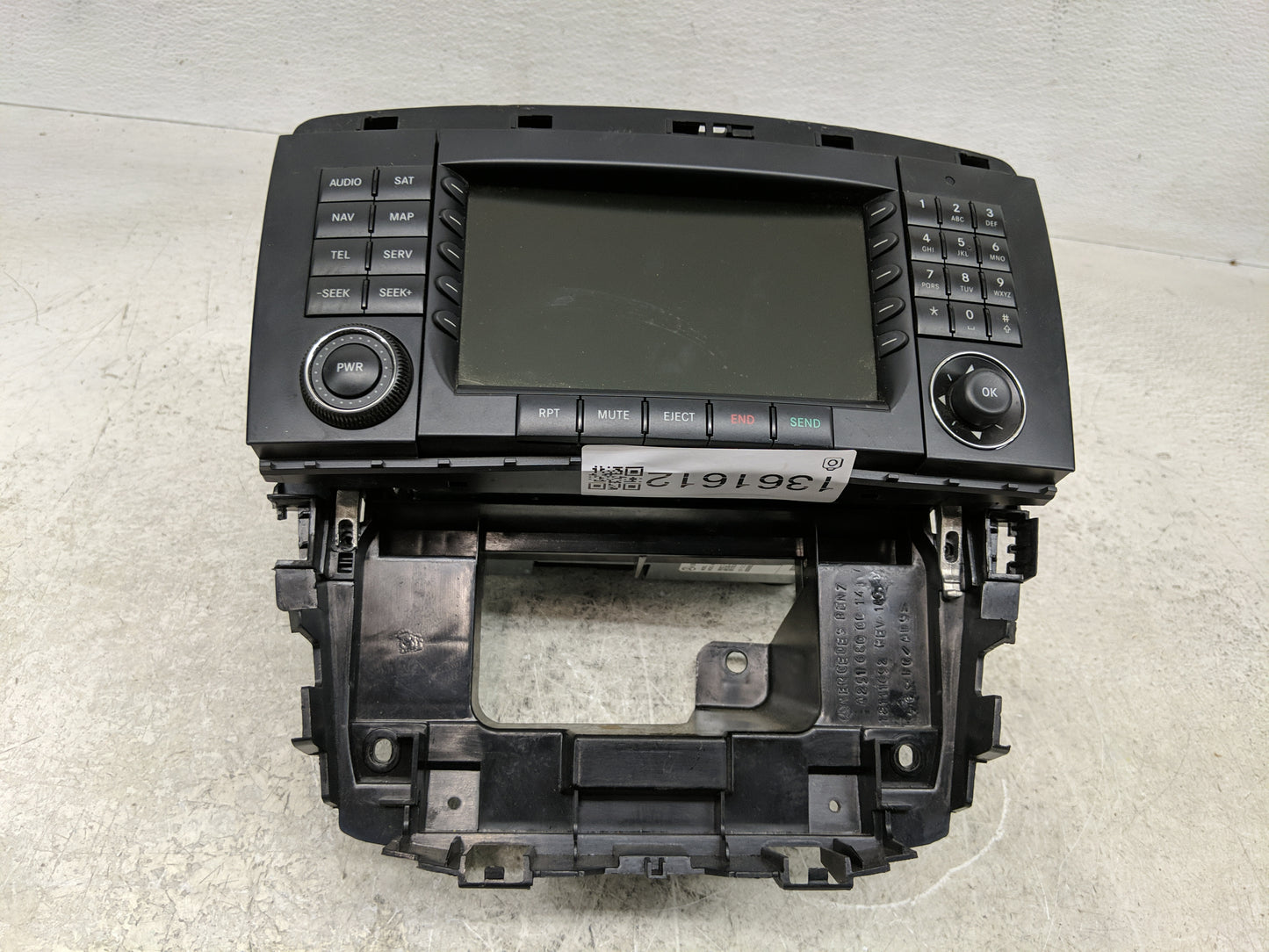 2006-2007 Mercedes-Benz R350 Radio AM FM Cd Player Receiver Replacement P/N:A251870358980 Fits Fits 2006 2007 OEM Used Auto 