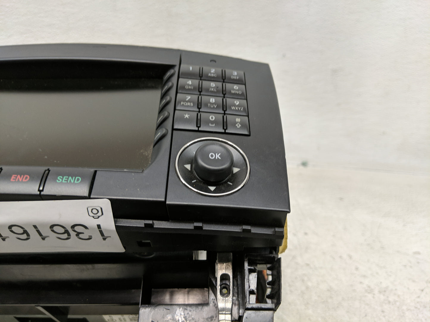 2006-2007 Mercedes-Benz R350 Radio AM FM Cd Player Receiver Replacement P/N:18111692 A251870358980 Fits Fits 2006 2007 OEM U