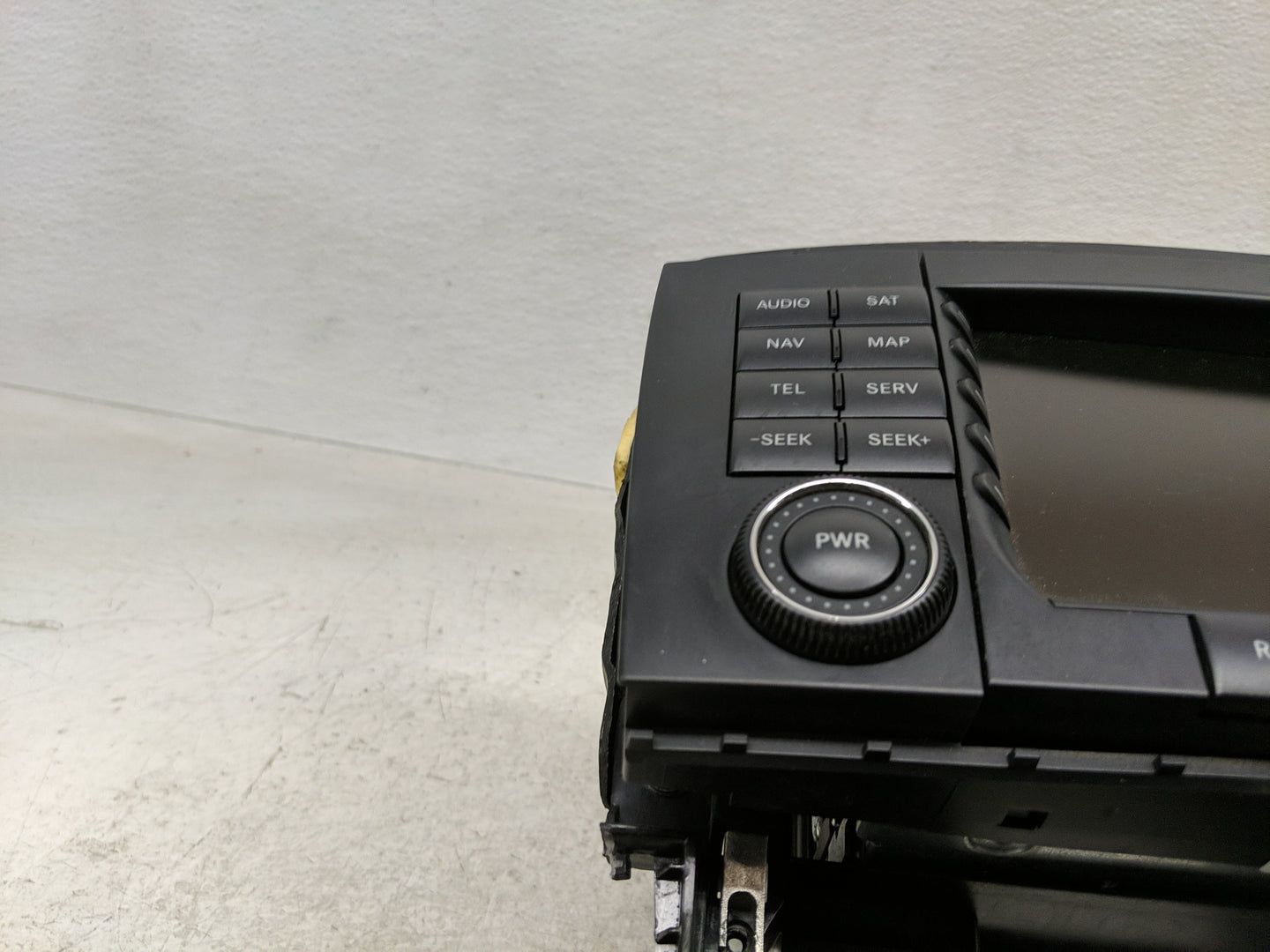 2006-2007 Mercedes-Benz R350 Radio AM FM Cd Player Receiver Replacement P/N:18111692 A251870358980 Fits Fits 2006 2007 OEM U