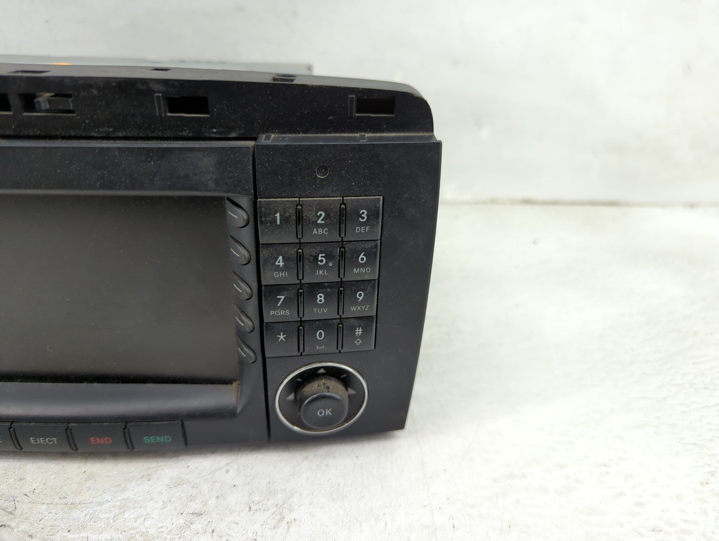 2006-2007 Mercedes-Benz R350 Radio AM FM Cd Player Receiver Replacement P/N:A2518201779 BB0640 Fits Fits 2006 2007 OEM Used 