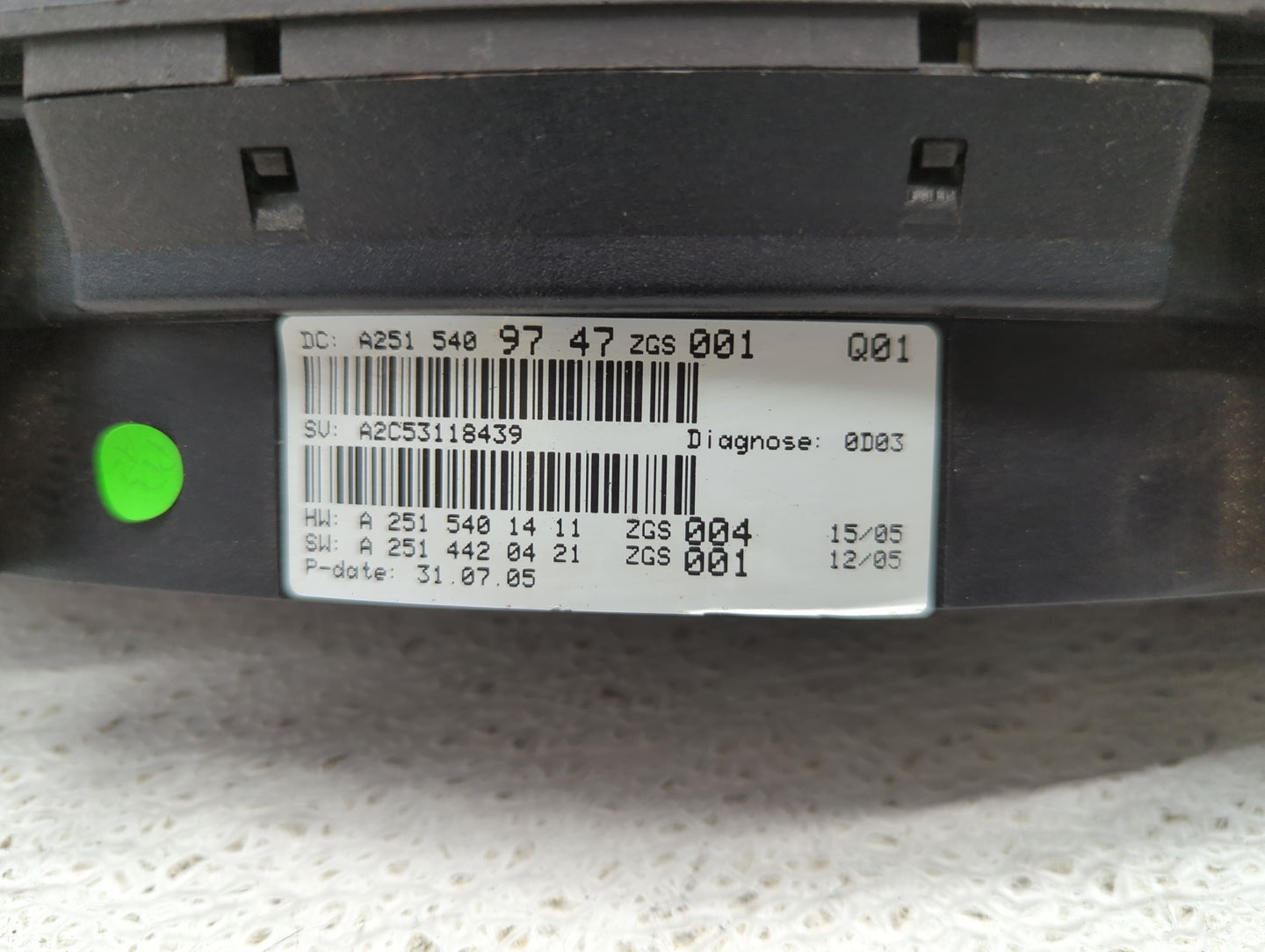 2006-2007 Mercedes-Benz R350 Instrument Cluster Speedometer Gauges P/N:A2515409747 A2C53118439 Miles:137K Fits Fits 2006 200