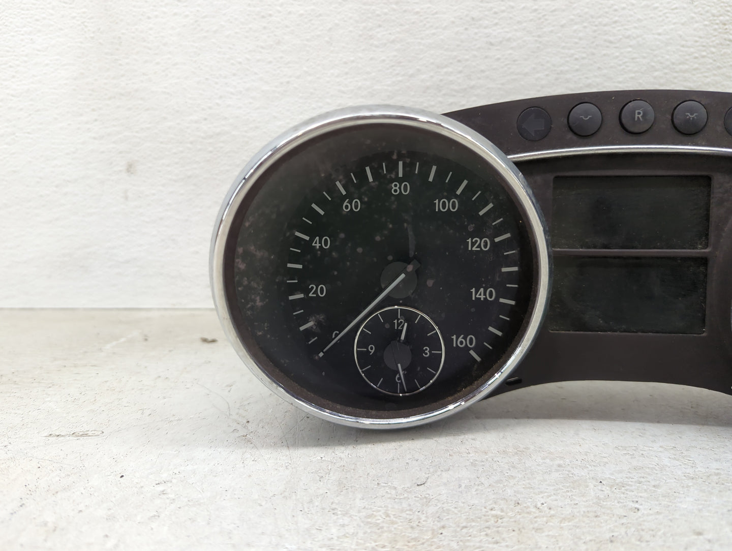 2006-2007 Mercedes-Benz R350 Instrument Cluster Speedometer Gauges P/N:A2515401748 A2515406511 Miles:154K Fits Fits 2006 200