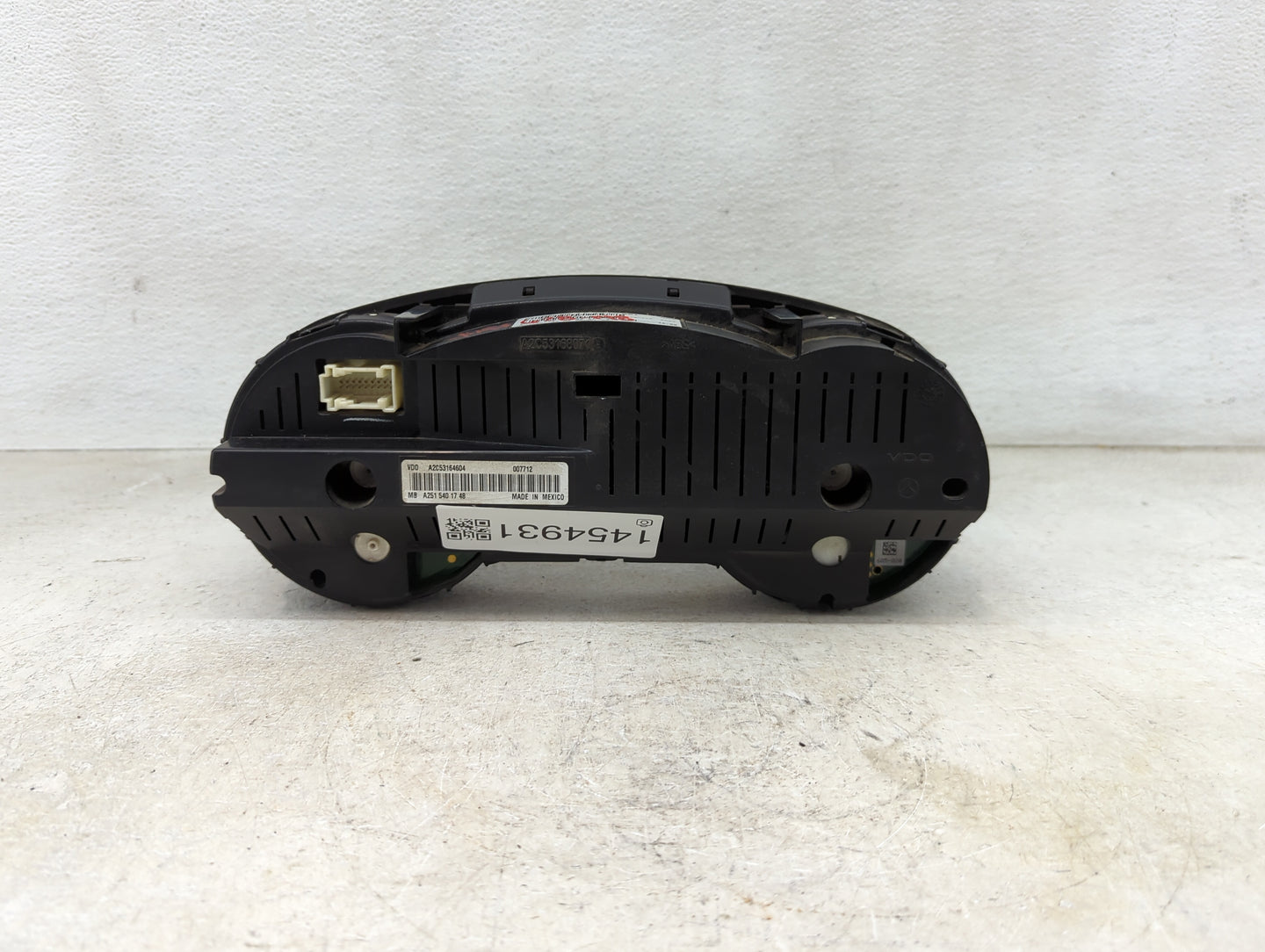 2006-2007 Mercedes-Benz R350 Instrument Cluster Speedometer Gauges P/N:A2515401748 A2515406511 Miles:154K Fits Fits 2006 200
