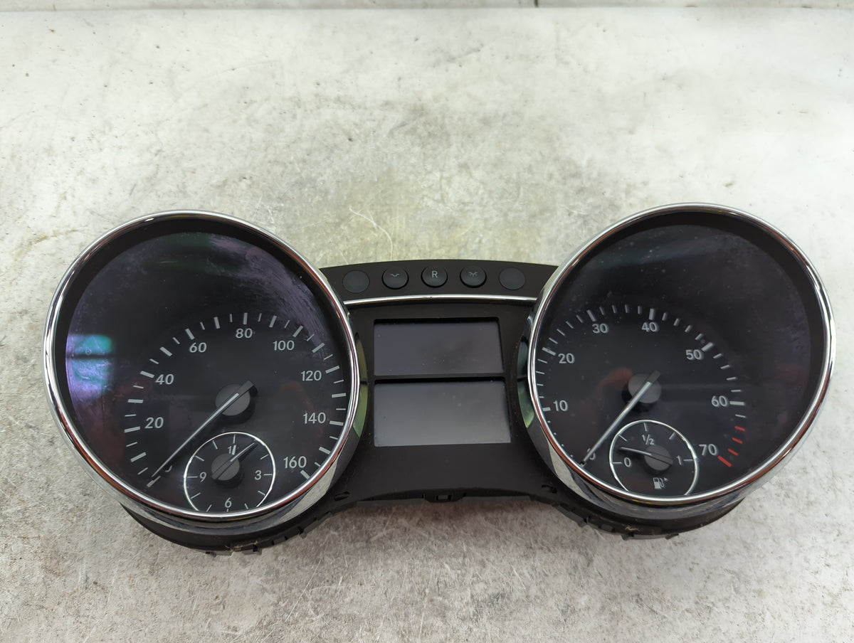 2006 Mercedes-Benz R350 Instrument Cluster Speedometer Gauges P/N:A2C53164604 A2515401748 Miles: Fits OEM Used Auto Parts - 