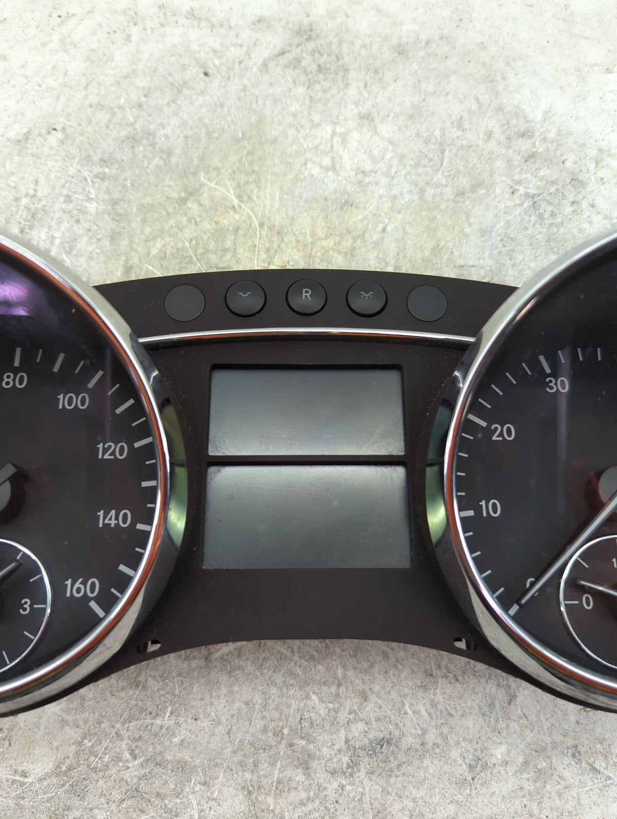 2006 Mercedes-Benz R350 Instrument Cluster Speedometer Gauges P/N:A2C53164604 A2515401748 Miles: Fits OEM Used Auto Parts - 