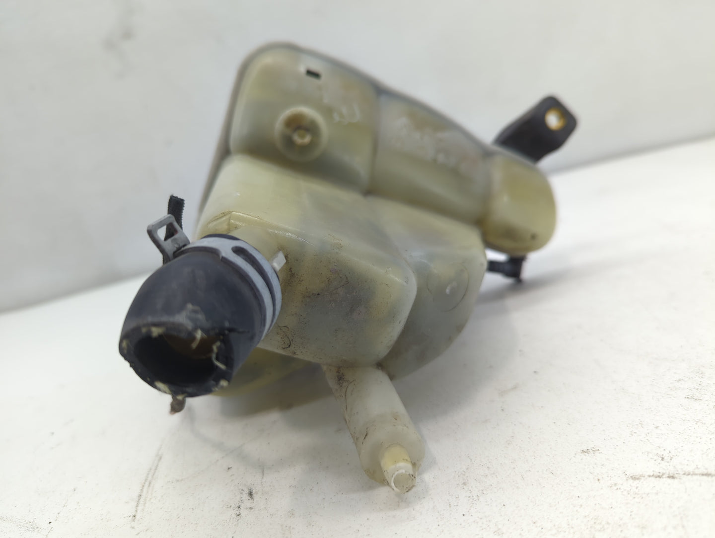 2006 Mercedes-benz R350 Windshield Washer Fluid Reservoir Bottle Oem - Oemusedautoparts1.com