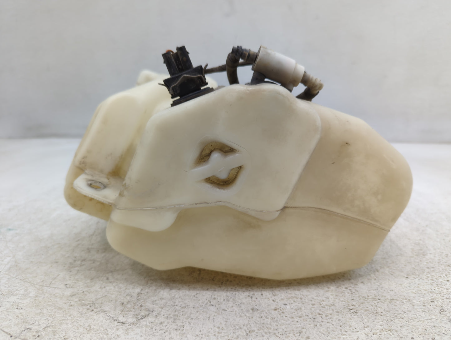 2006 Mercedes-benz R350 Windshield Washer Fluid Reservoir Bottle Oem - Oemusedautoparts1.com