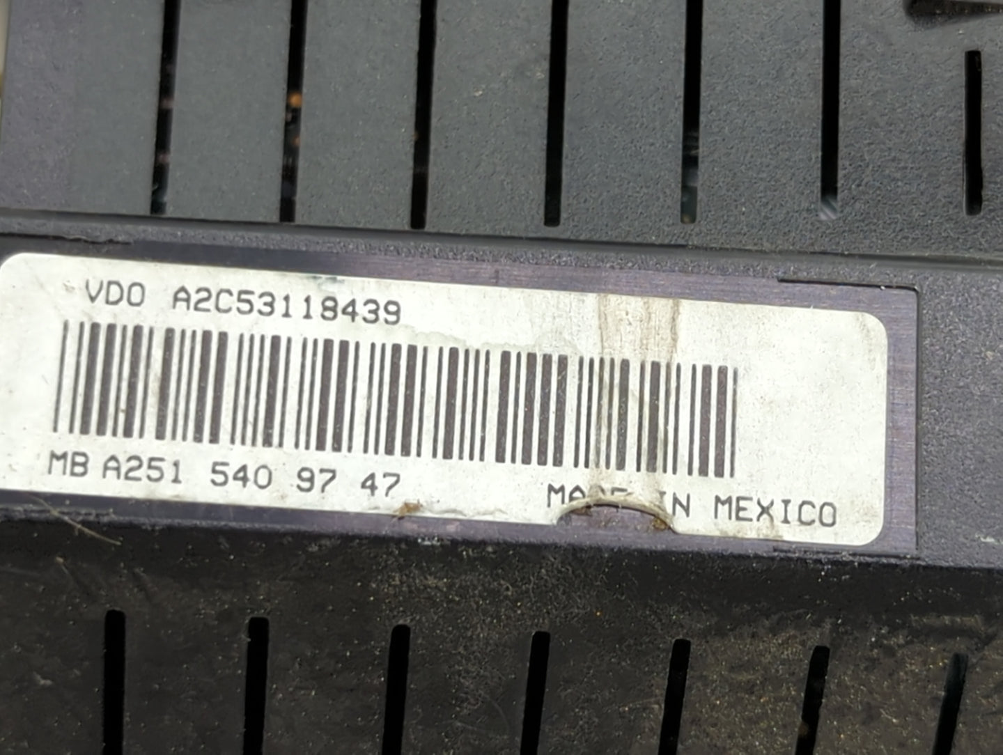 2006 Mercedes-Benz Rclass Instrument Cluster Speedometer Gauges P/N:A2C53118439 A2515409747 Miles:139K Fits Fits 2007 OEM Us