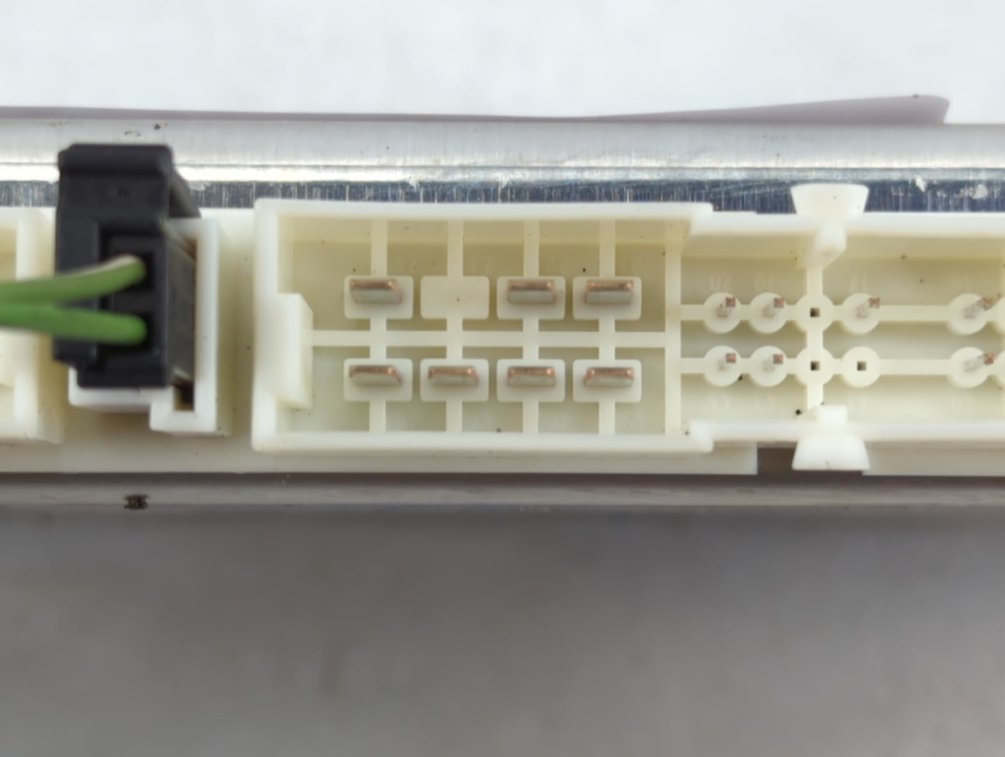 Mercedes-benz Sl500 Communication Control Module 220 545 35 32 - Oemusedautoparts1.com