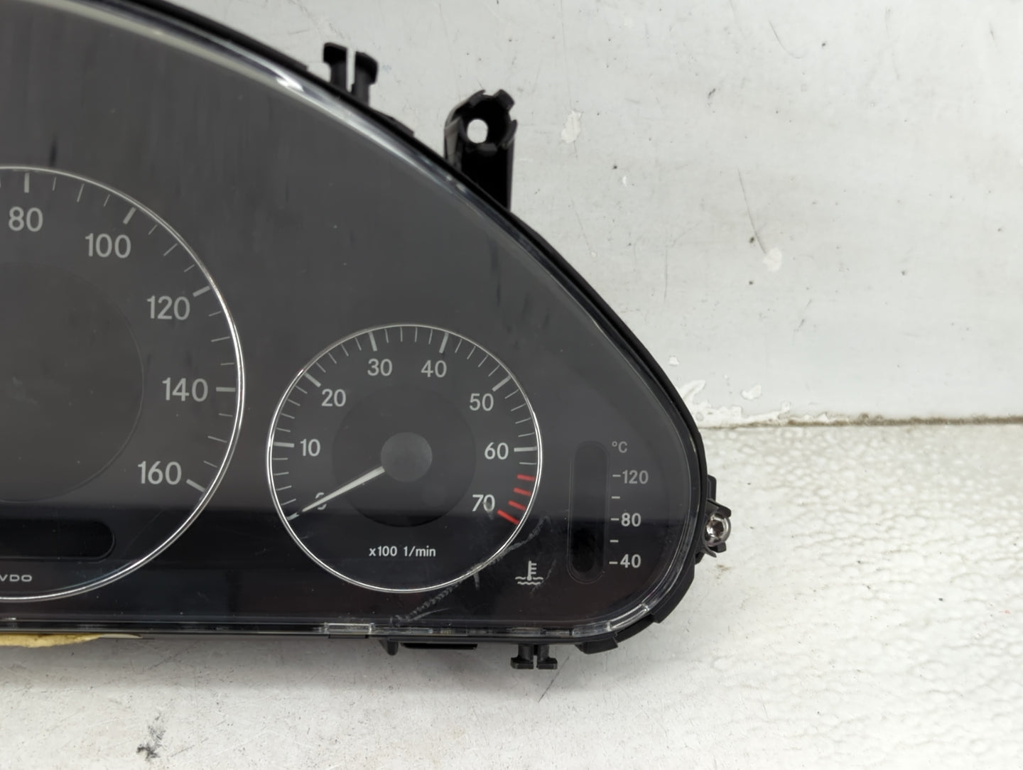 2006 Mercedes E-Class Instrument Cluster Speedometer Gauges P/N:A2115402148 110.080.292/026 Miles: Fits OEM Used Auto Parts 